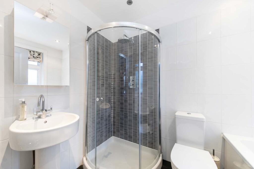 EN SUITE