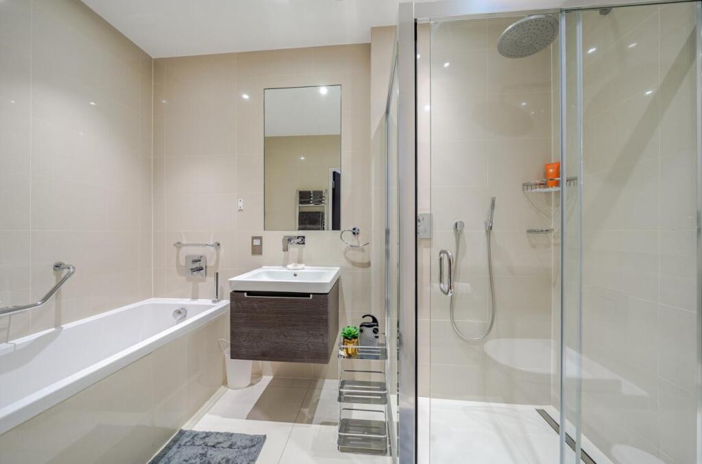 Davidson Frost-Wellings, DFW, Walled Gardens, Show