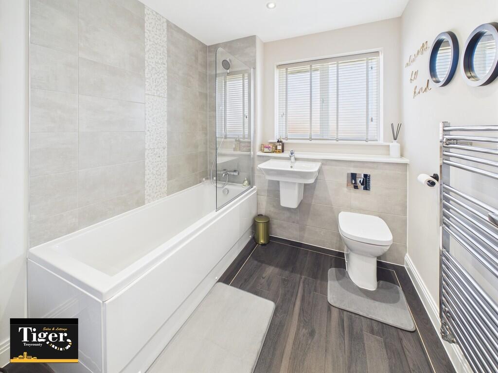 CAM02176G0-PR0661...