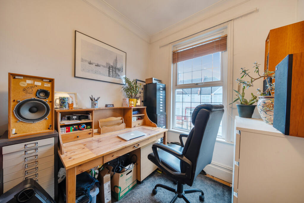 1372487-15-68fa1a...