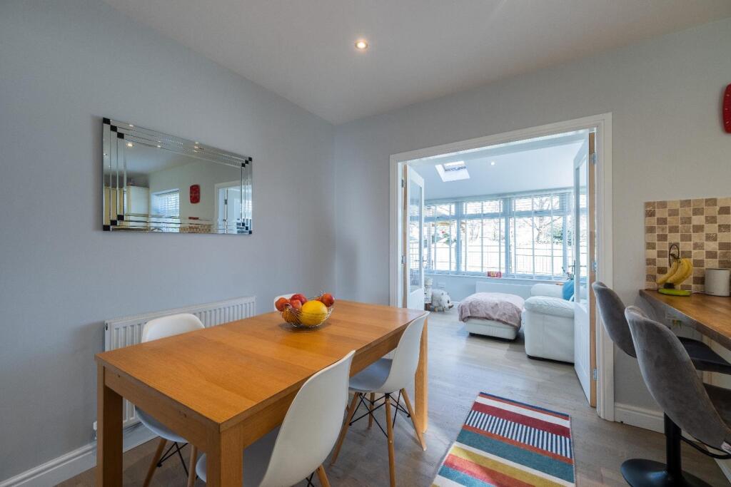 27 Hockenhull Crescent-024.jpg