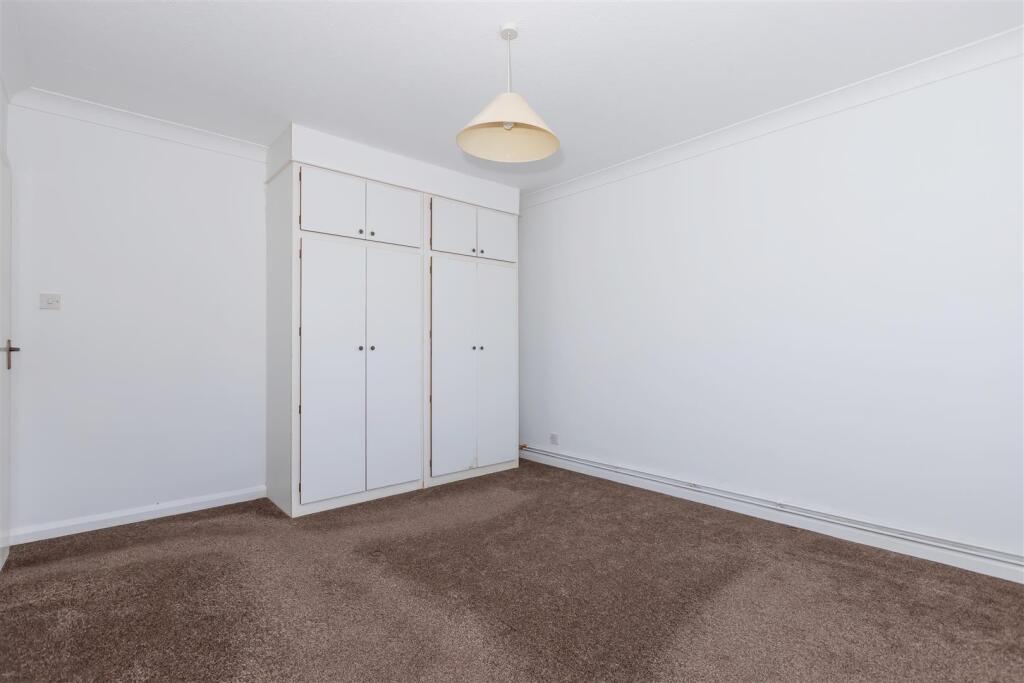 Alinora Crescent_1.jpg