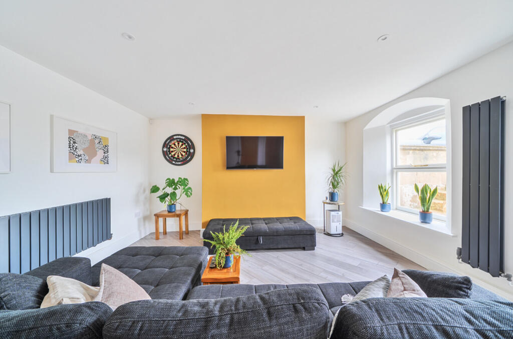 1343191-11-68b32d...