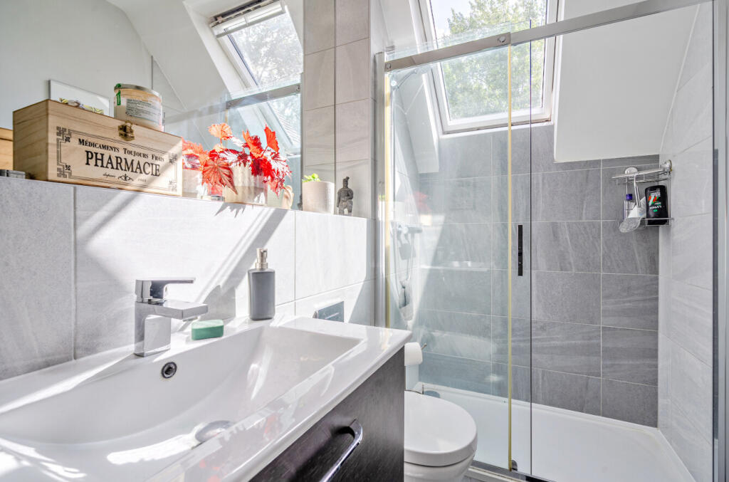 1348924-9-68c2bd3...