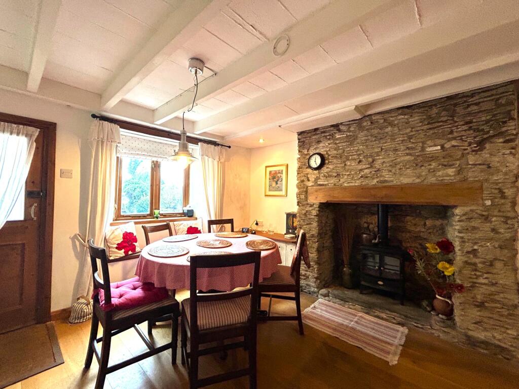 Kitchen Dining Room Pic2