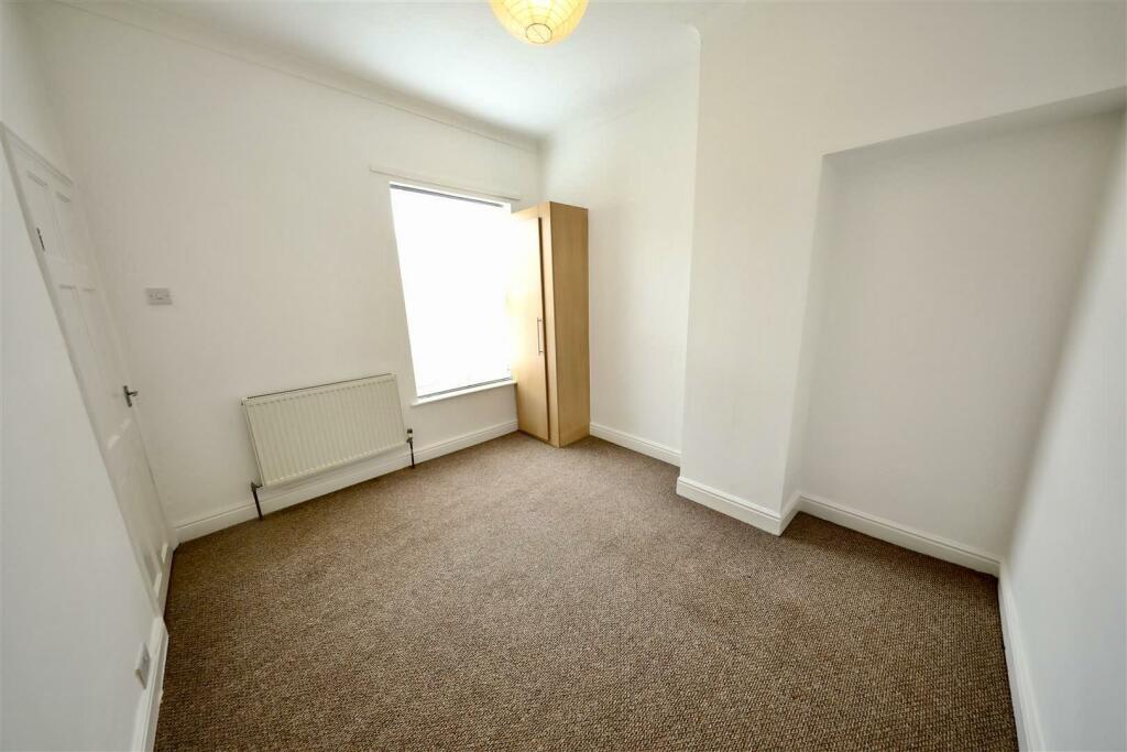 3 Beresford - Bed .jpg