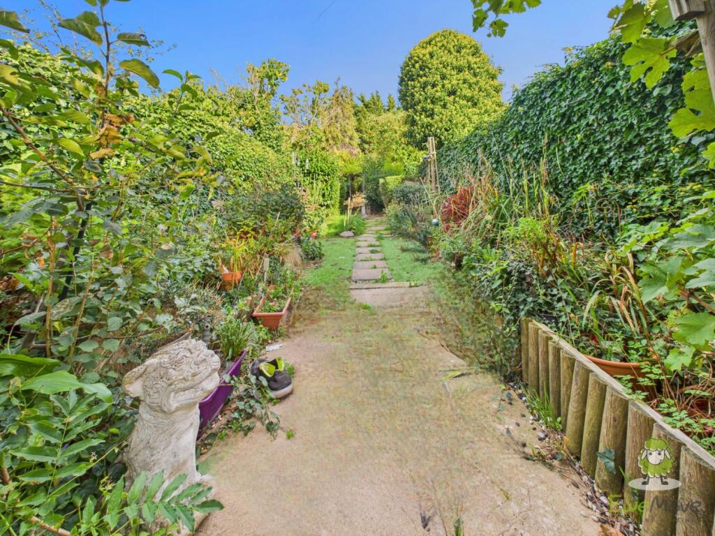 CAM01543G0-PR0158-STILL014