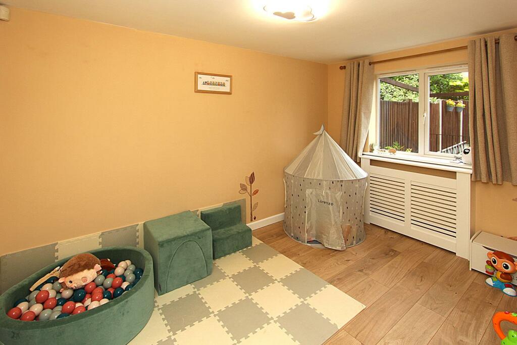 Bedroom 3/Study