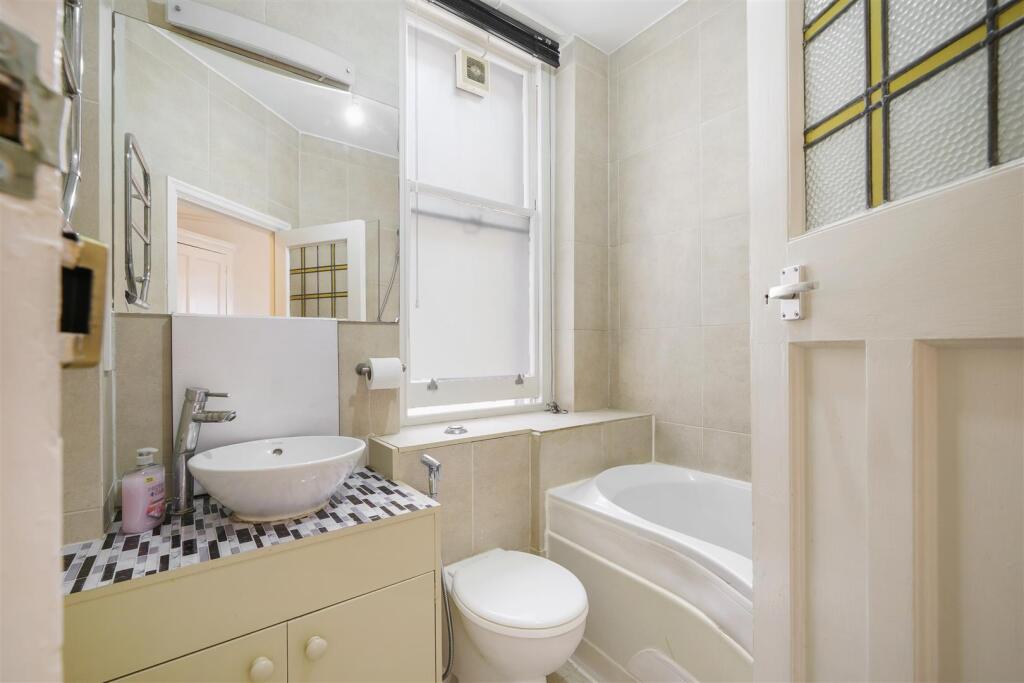 BATHROOM 2