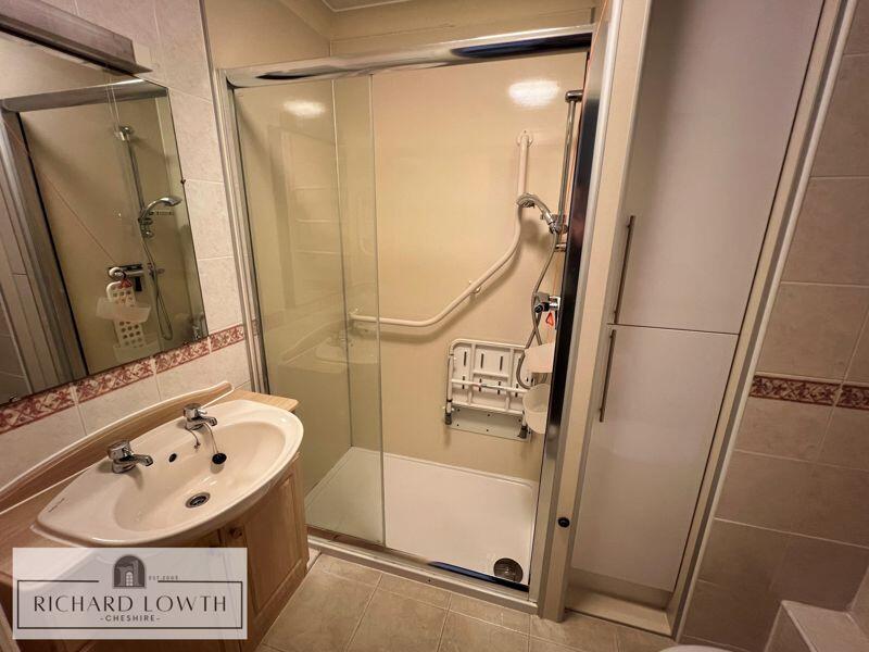 Shower Room/WC
