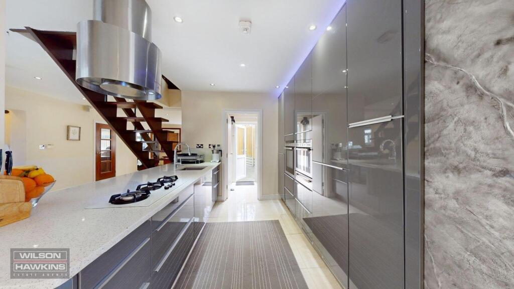 17 Old Kenton Lane, - QZq8T1ItTYhWfv4BHEl3.jpg