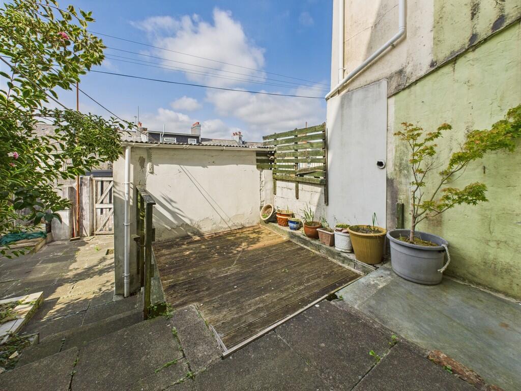 CAM03974G0-PR0194...