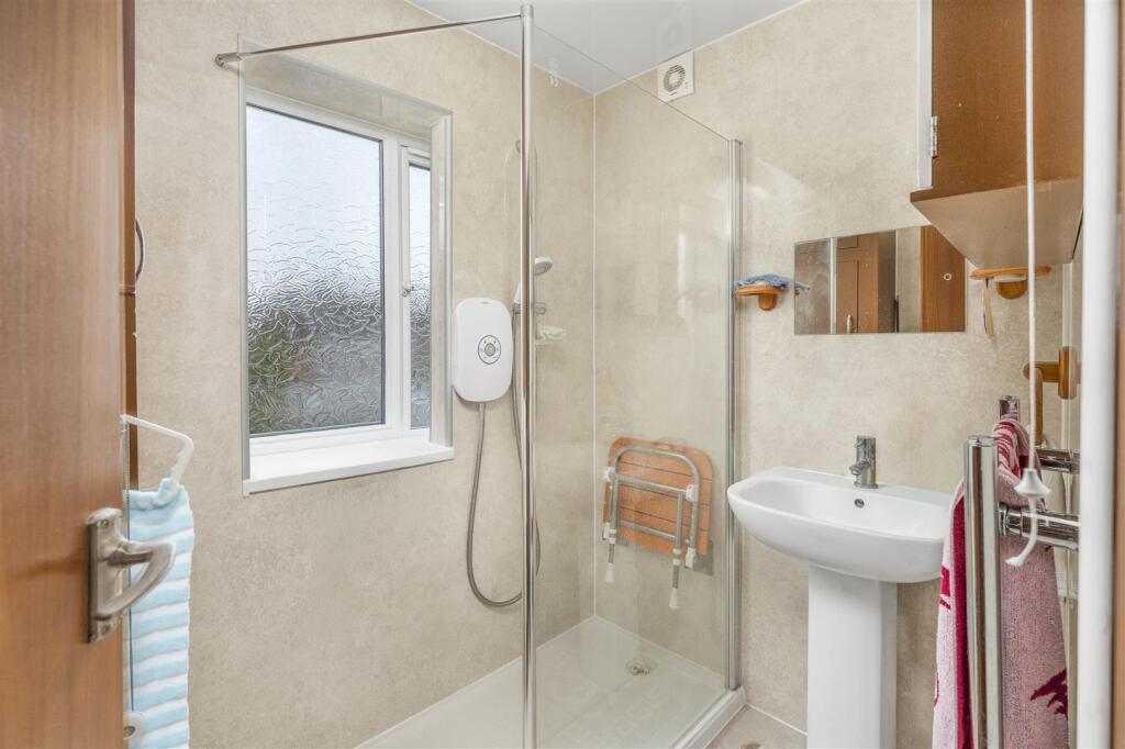 50 Manor Road, Banbury-25.jpg