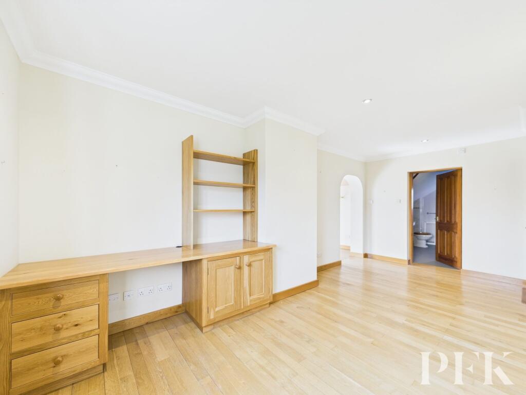 Principal Suite - Dressing Area