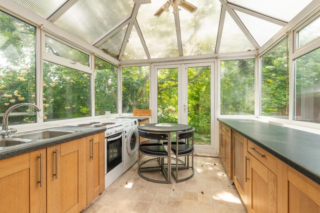 flat 1 kitchen-1.jpg