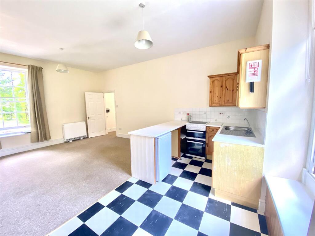 Open Plan Lounge Kitchen