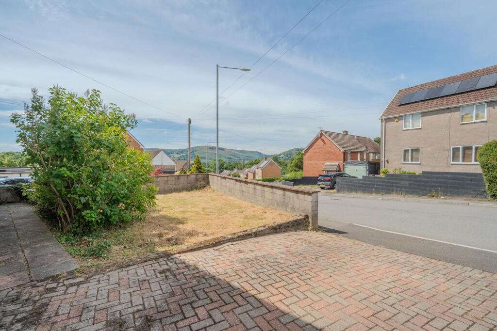 36 St Cadocs Road-19.jpg