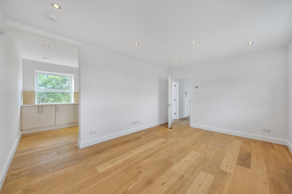 1306077-7-6841a76...