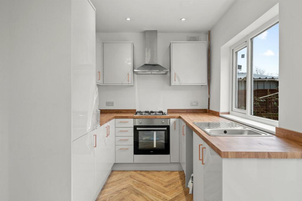 14-web-or-mls-15 WANLIP AVENUE FINISHED EDITS-14.J