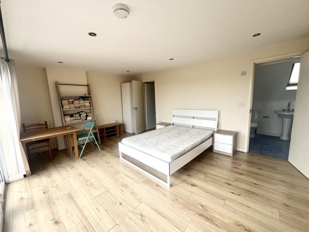 Reception/Sleeping Area