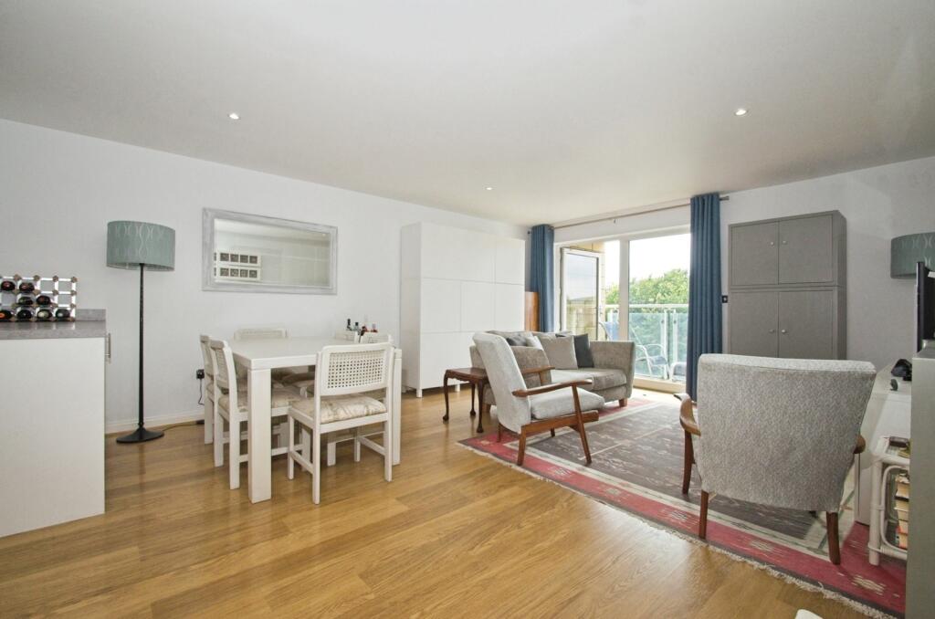 Living/Dining Area