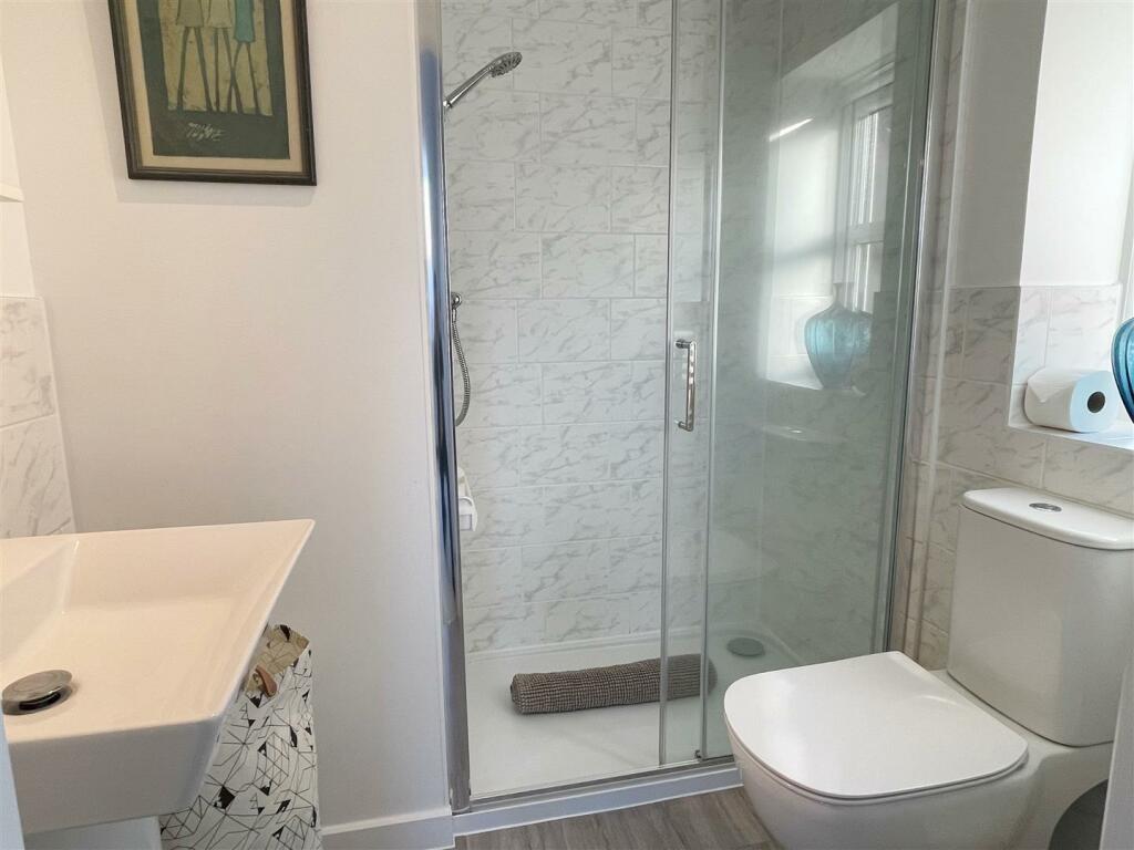 En Suite 1.JPG