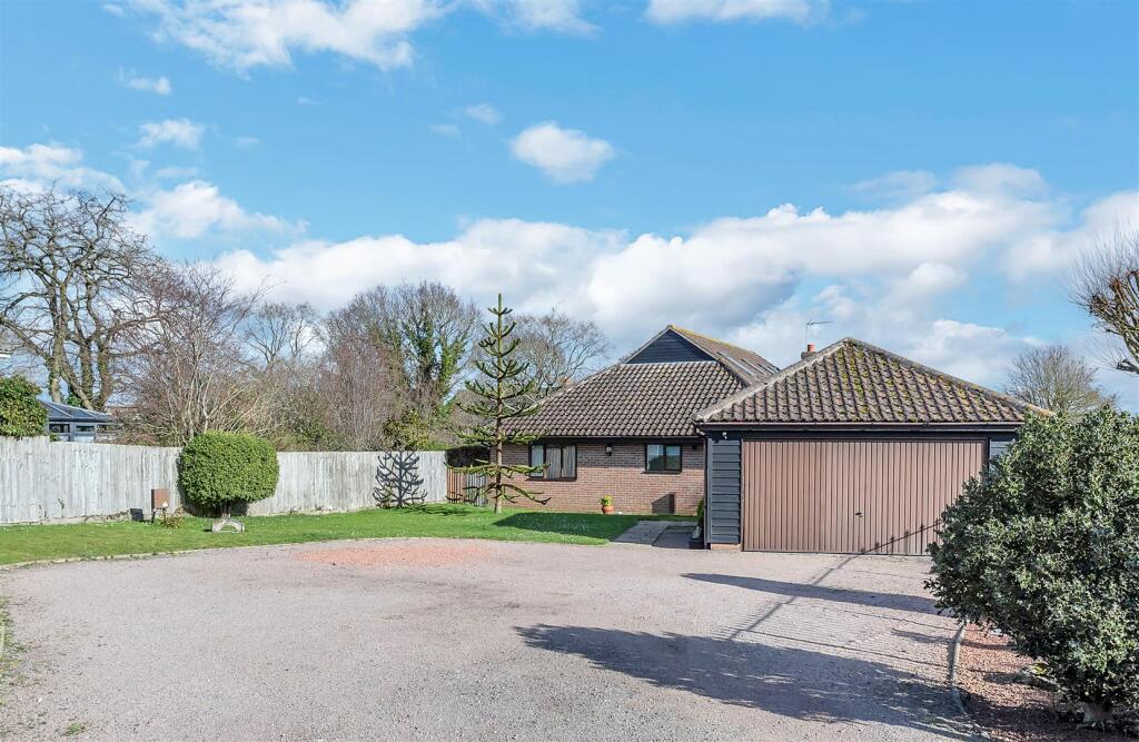 DCP_7142 - Cropped.jpg