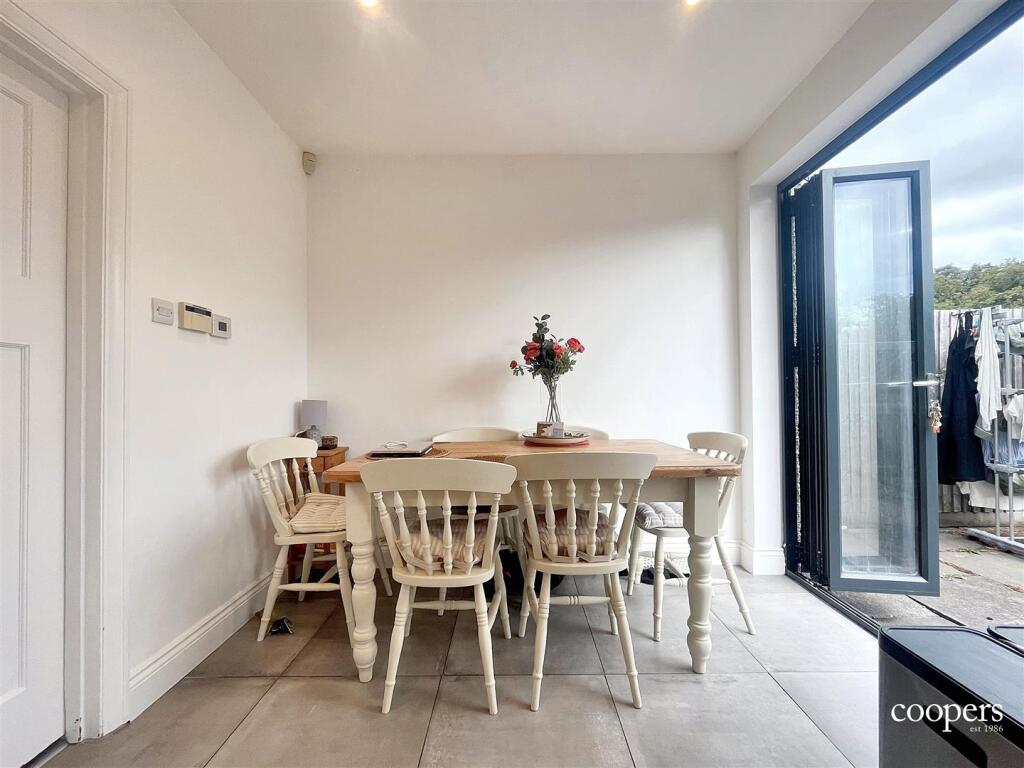Dining Area.jpg