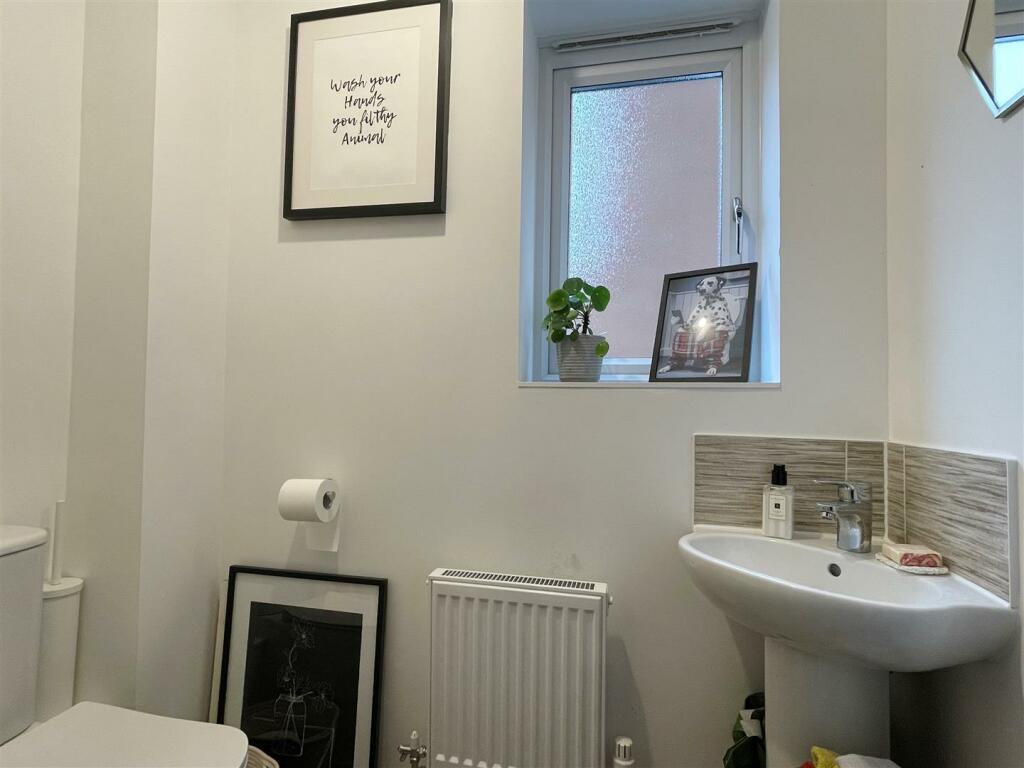 Cloakroom 1.JPG