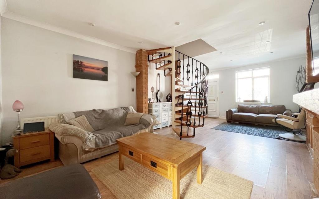 Siting/Dining Room