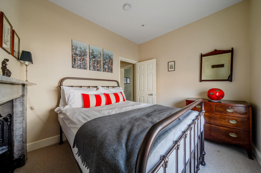 1380143-9-6915b34...