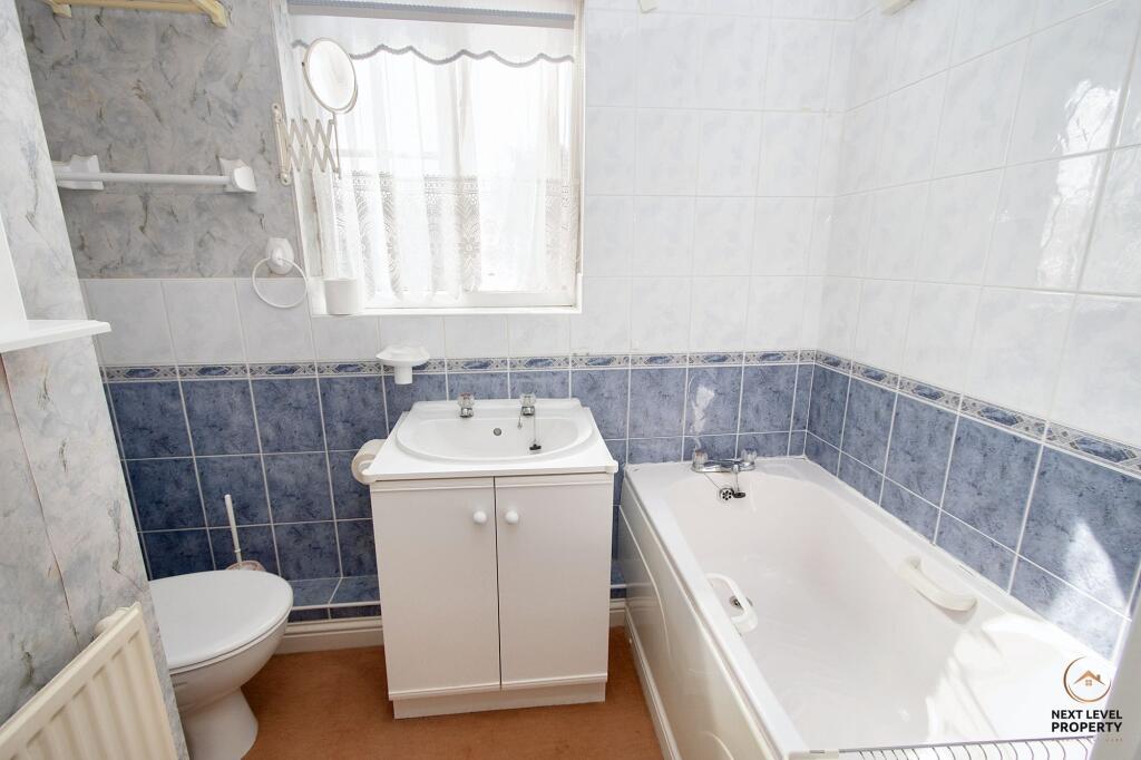 En-Suite Bathroom