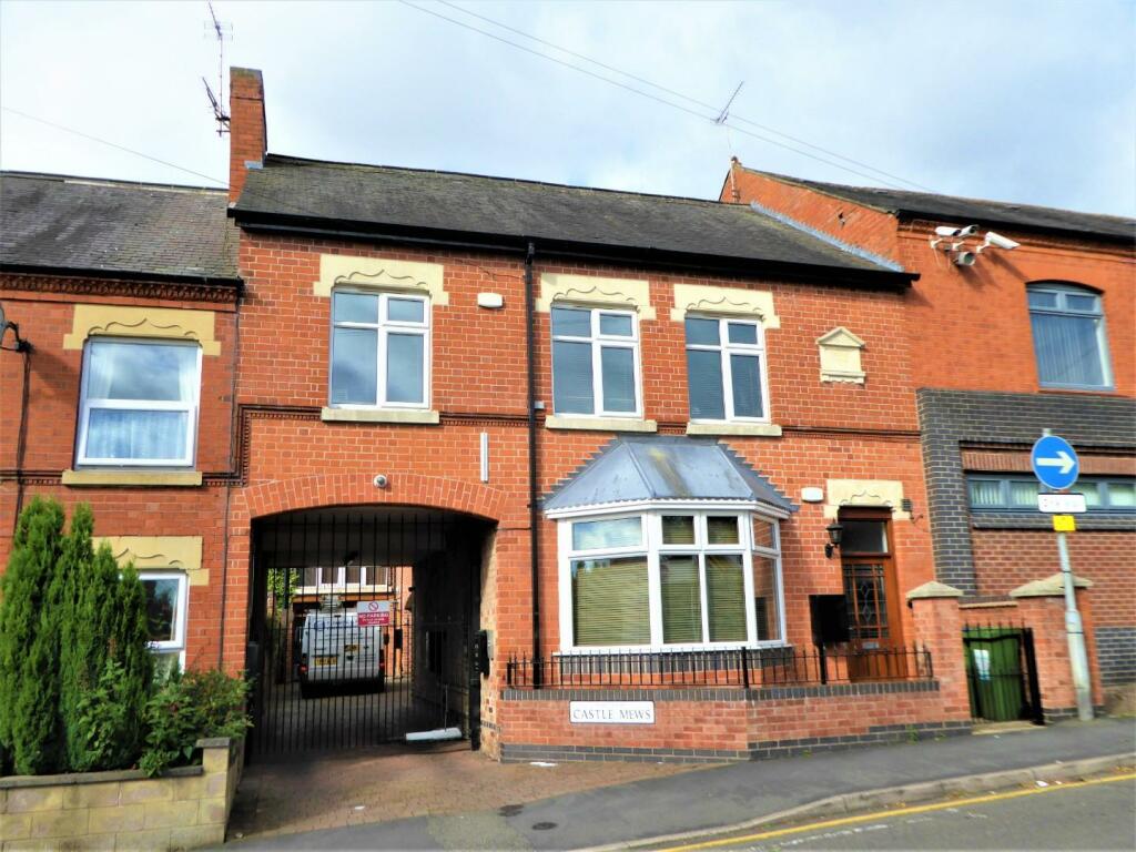 01 - Front External.JPG