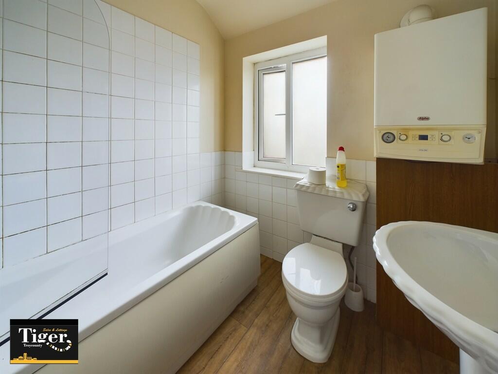 CAM02176G0-PR0318...