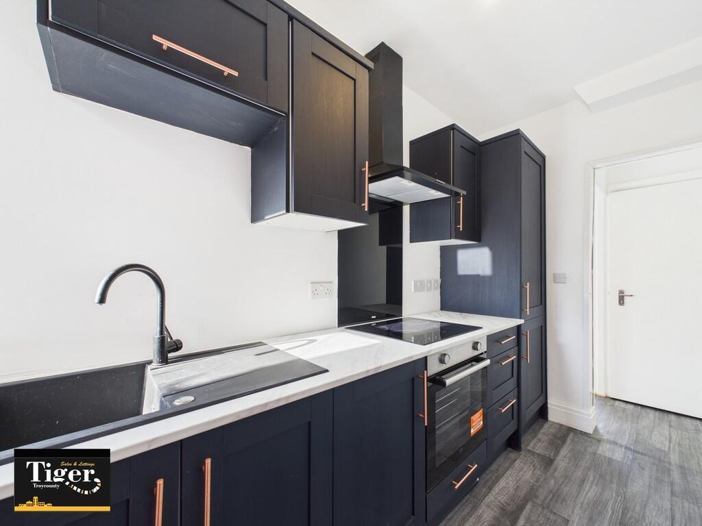 CAM02176G0-PR0503...