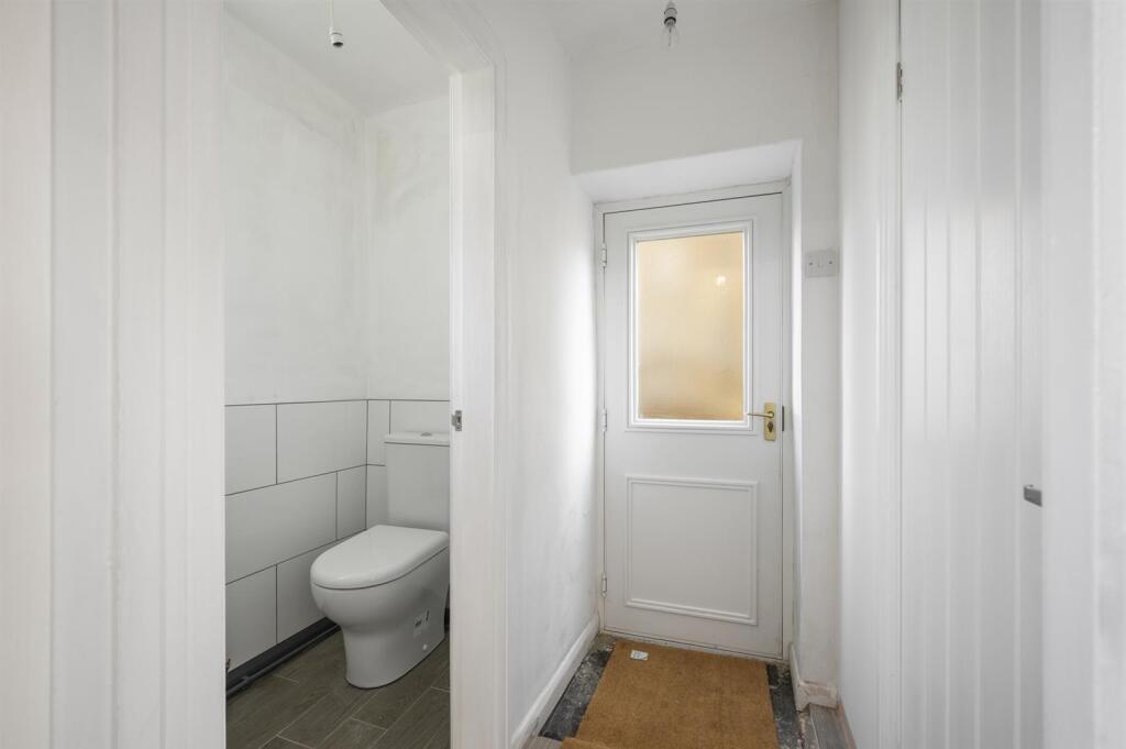 Saxton Mee 5 How Lane -0030.jpg