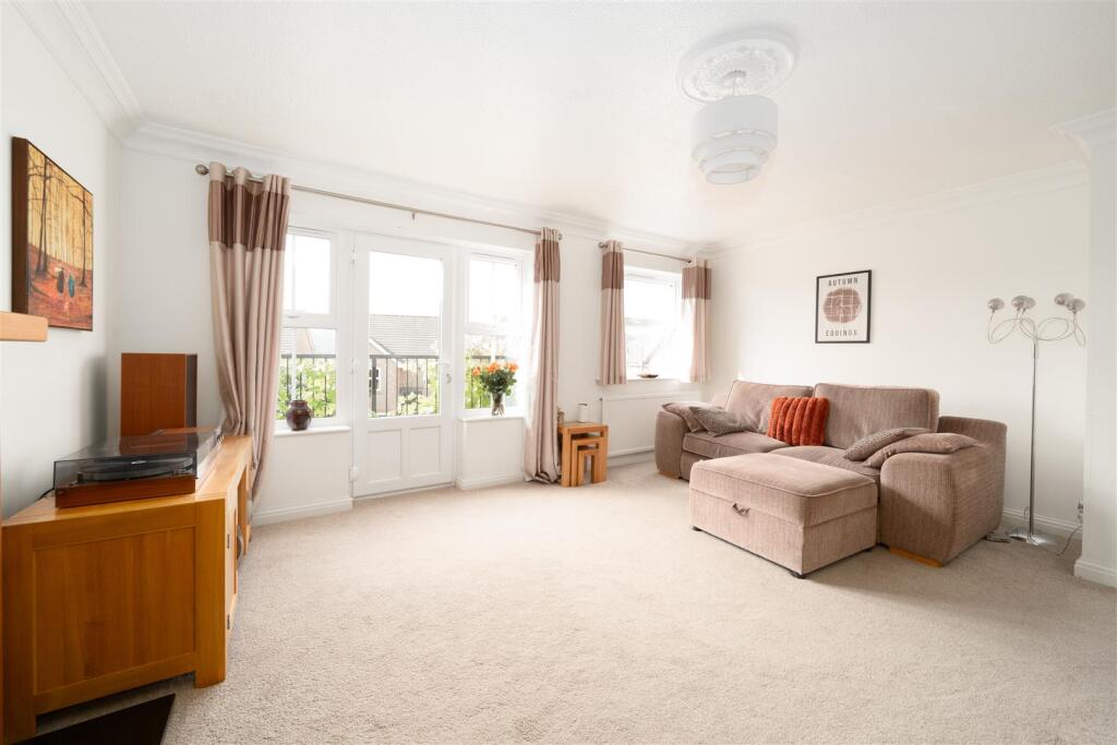 Living Room-2.jpg