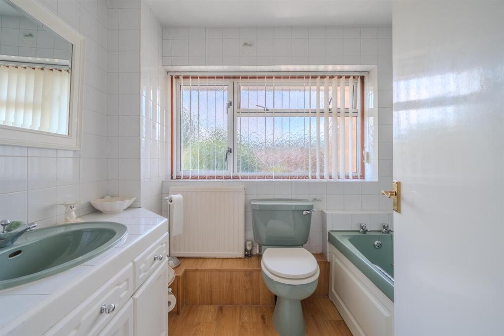 5 Harlech Close-6.jpg