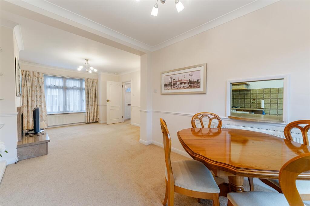 14 Lynton Close, Isleworth TW7 7ET-13.JPG