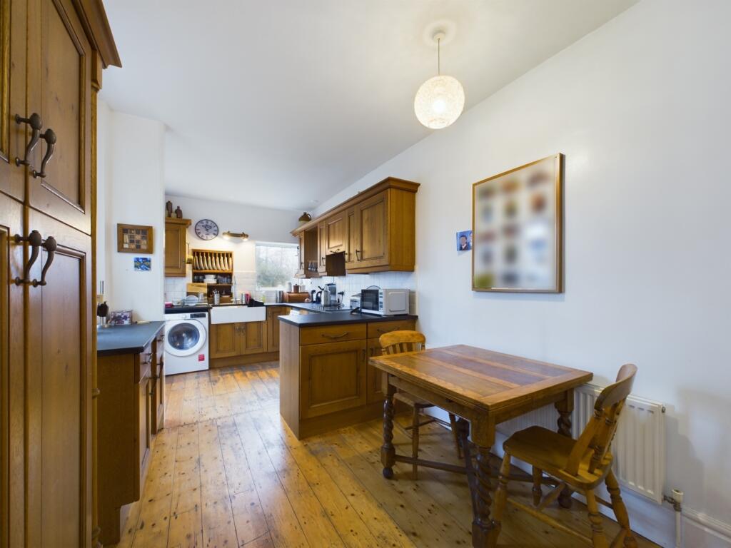 CAM02386G0-PR0110-STILL020