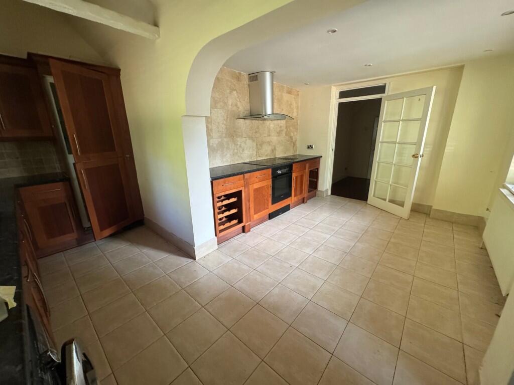 K  Medium  T202508141727.jpg