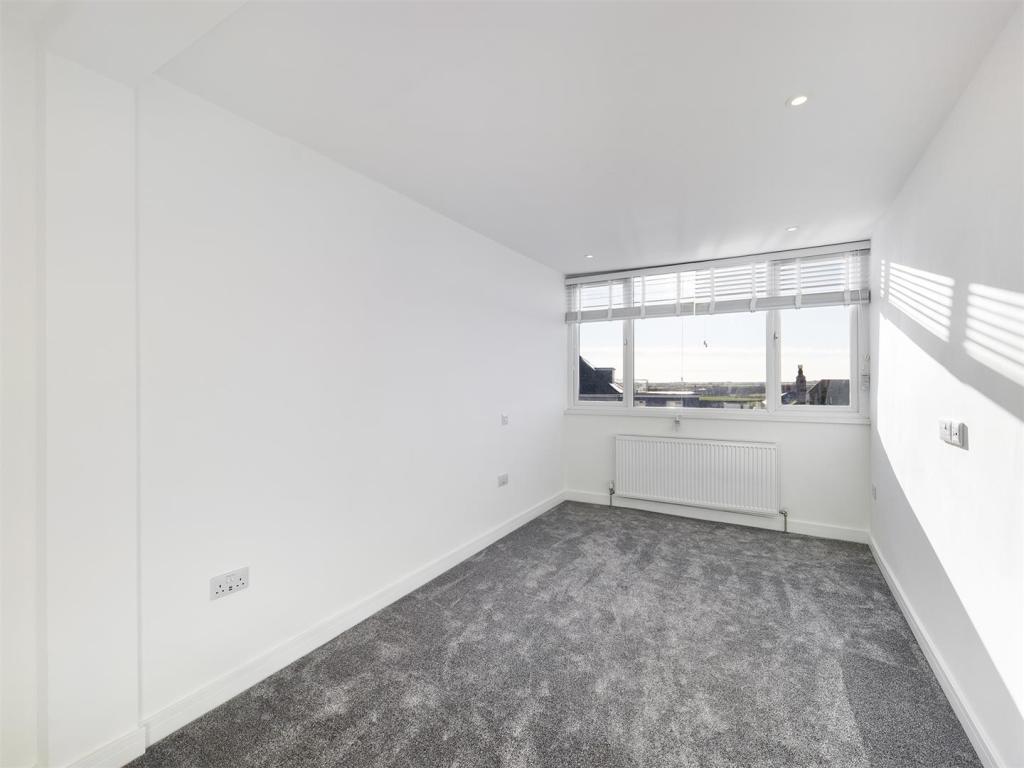 Flat 3, 128 Mount Wise Bedroom 2