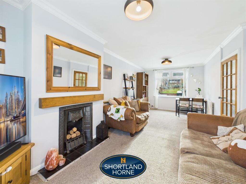 lounge/dining room