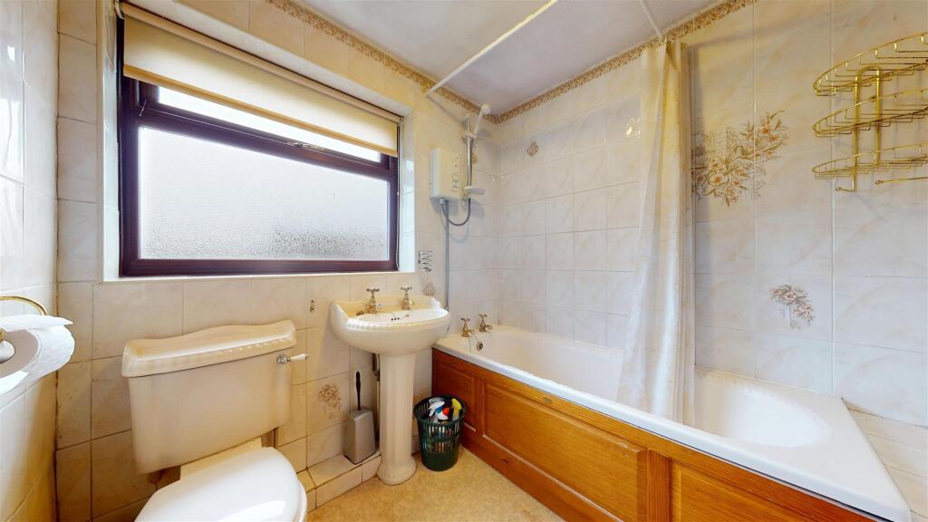 Birchfield Street Bathroom