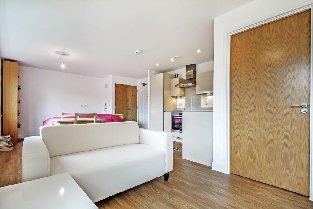 mildmay avenue to...