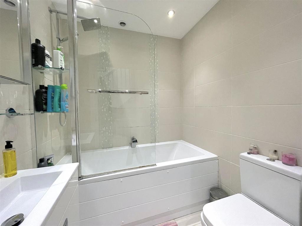Bathroom (1).jpeg