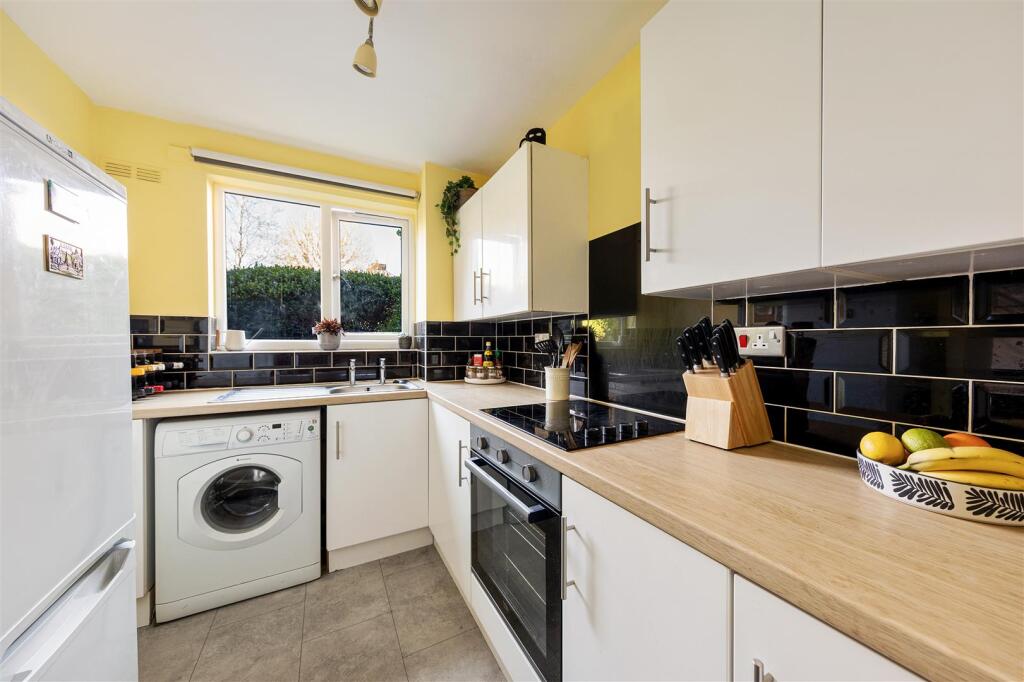 Green Pond Close, E17