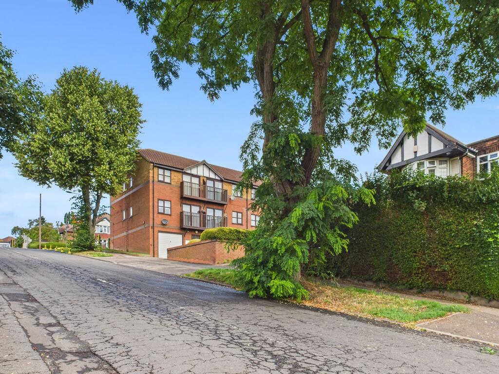 Road Leading up to Maisonette