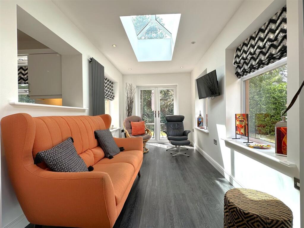 Extended Sun Room With Roof Lantern 483