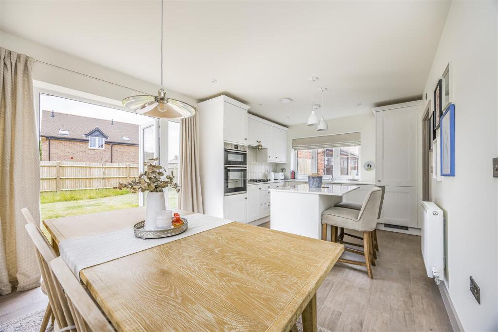 7 Cotton Way, Bedhampton-PorticoMarketing-SarahOli